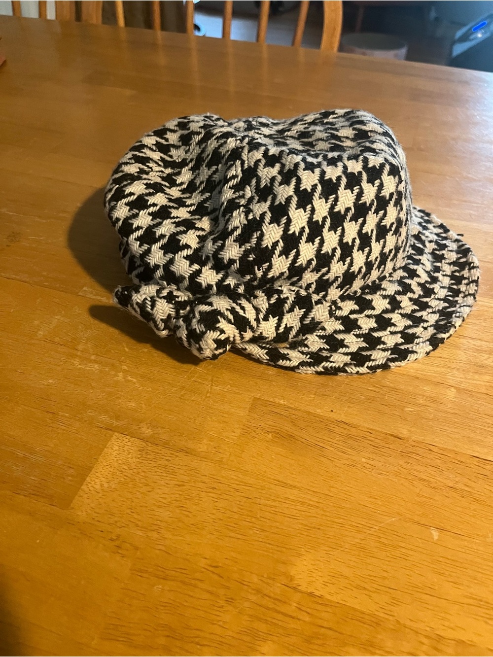 Talbots Black and White Houndstooth Knit Cap